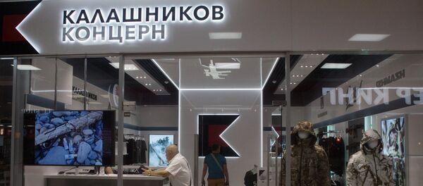 Prodavnica Kalašnjikov otvorena una aerodromu Šeremetjevo, Moksva - Sputnik Srbija