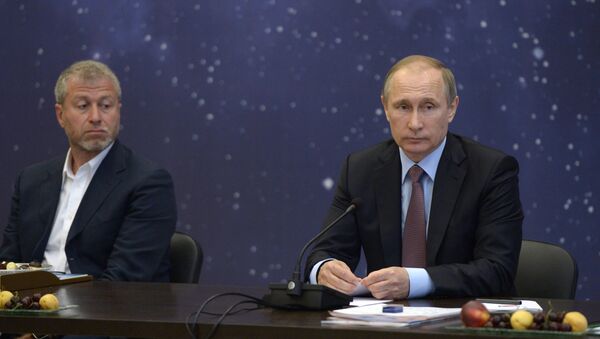 Vladimir Putin i Roman Abramovič - Sputnik Srbija