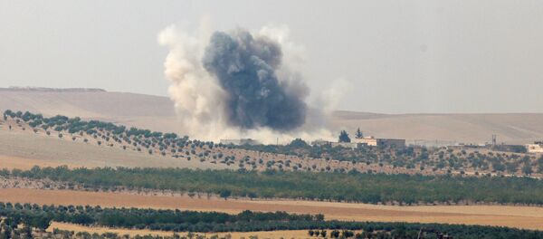 Турска војска бомбардује позиције ДАЕШ-а у Џараблусу Турска војска бомбардује позиције ДАЕШ-а у Џараблусу - Sputnik Србија