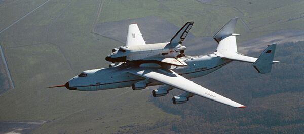 Авион Ан-225 носи шатл Буран - Sputnik Србија