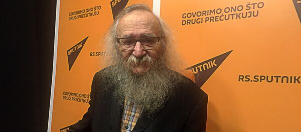 Olimpijski duh je veći od politikantskih ideja o Olimpijadi. Ona je jedina aktivnost ljudskog roda u kojoj kao pojam postoji “centar sveta”. To je nešto neophodno svim miroljubivim, humanim snagama ljudskog roda, kaže Raša Popov. Olimpijski duh je veći od politikantskih ideja o Olimpijadi. Ona je jedina aktivnost ljudskog roda u kojoj kao pojam postoji “centar sveta”. To je nešto neophodno svim miroljubivim, humanim snagama ljudskog roda, kaže Raša Popov. - Sputnik Srbija