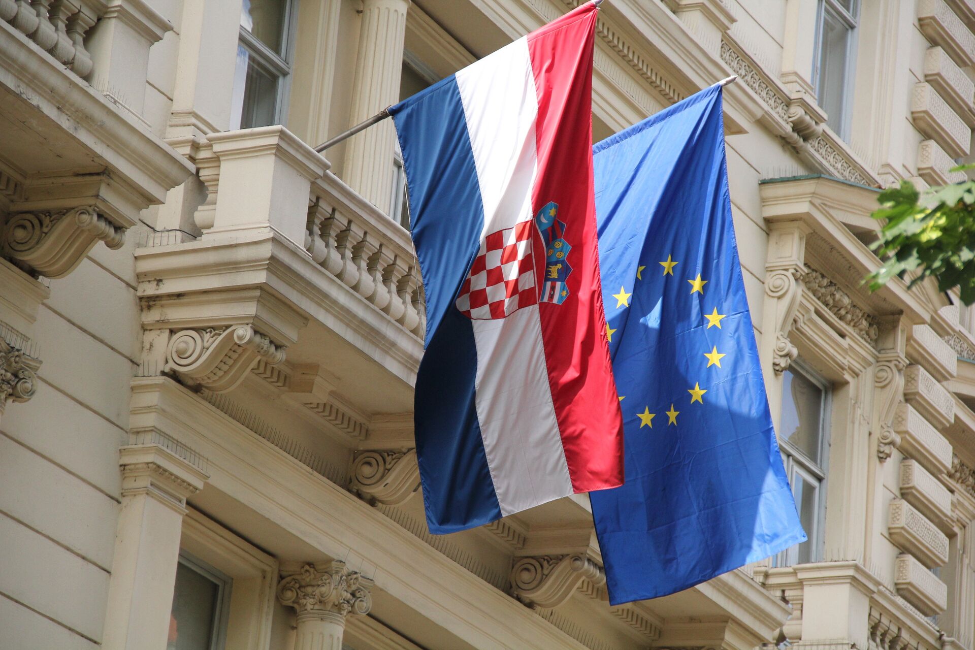 Zastave Hrvatske i EU - Sputnik Srbija, 1920, 27.05.2022