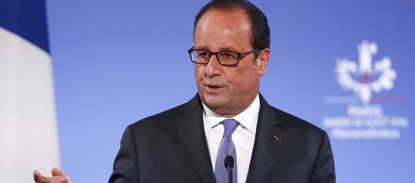 Председник Француске Франсоа Оланд током обраћања француским амбасадорима у Паризу. - Sputnik Србија