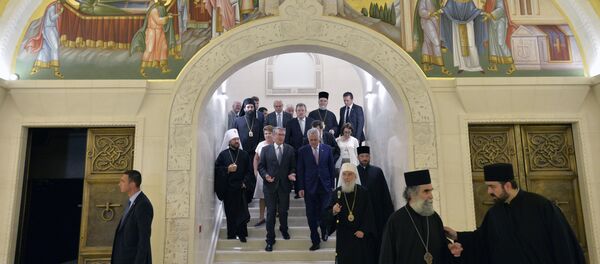 Председник Србије Николић, амбасадор Русије Александар Чепурин предвођени патријархом Иринејом улазе у Храм Светога Саве - Sputnik Србија
