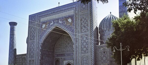 Медреса Шир-Дор на тргу Регистан у Самарканду - Sputnik Србија