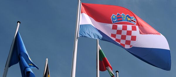 Hrvatska zastava ispred  Evropskog parlamenta u Strazburu,Francuska - Sputnik Srbija