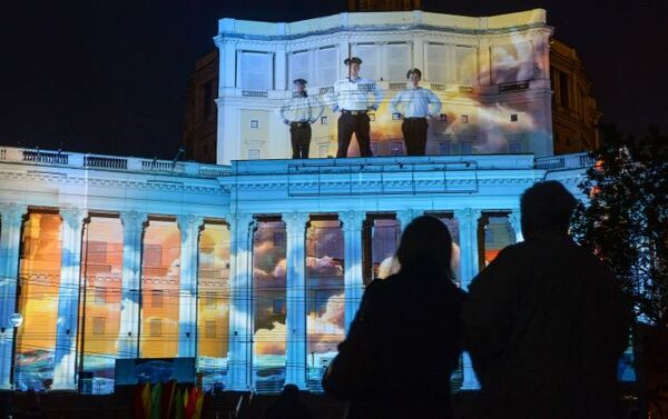 Svetlosna projekcija na fasadi Teatra ruske vojske, posvećena Velikom otadžbinskom ratu - Sputnik Srbija