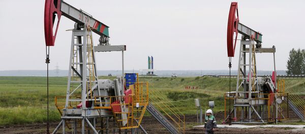 Пумпа за нафту на пољу Бузовјазовско у Башкортостану у Русији. - Sputnik Србија