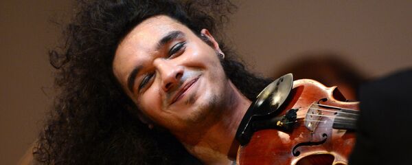 Српски диригент Немања Радуловић у Москви Српски диригент Немања Радуловић у Москви - Sputnik Србија