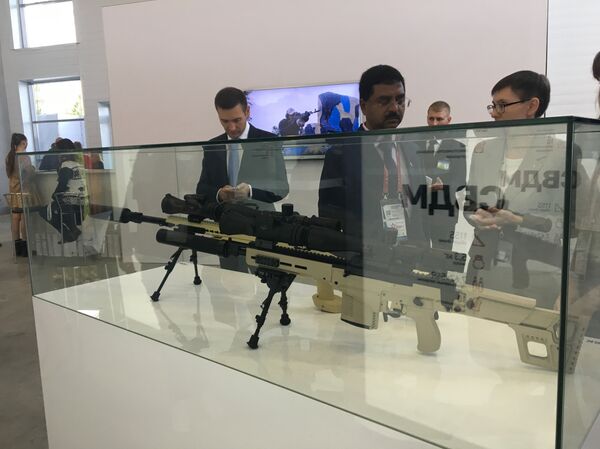 Најновији модели снајперских пушака СВК и ВСВ-338 - Sputnik Србија