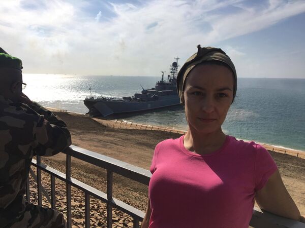Новинарка Спутњика на војним вежбама на Криму Новинарка Спутњика на војним вежбама на Криму - Sputnik Србија