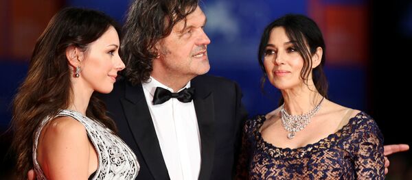 Sloboda Mićalović, Emir Kusturica i Monika Beluči u Veneciji. Sloboda Mićalović, Emir Kusturica i Monika Beluči u Veneciji. - Sputnik Srbija