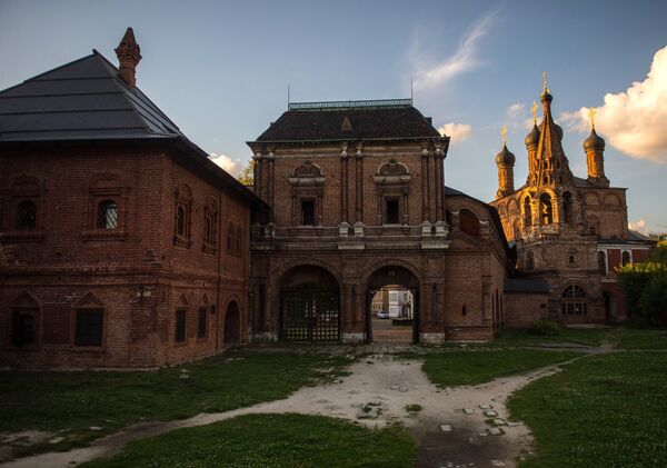 Zgrada bivše mitropolije, Kruticki trem i Saborna crkva Uspenja Presvete Bogorodice u Moskvi. Zgrada bivše mitropolije, Kruticki trem i Saborna crkva Uspenja Presvete Bogorodice u Moskvi. - Sputnik Srbija