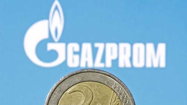 Евро испред лога Гаспрома - Sputnik Србија