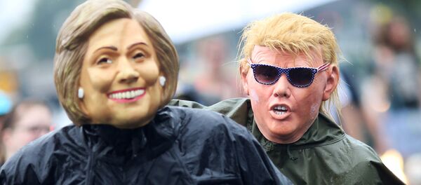 Máscaras de la candidata presidencial del gobernante Partido Demócrata de EEUU, Hillary Clinton, y candidato republicano, Donald Trump - Sputnik Srbija