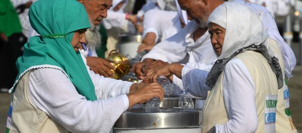 Palomniki v palatočnom lagere v Mine - Sputnik Srbija