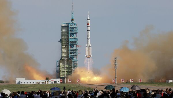 Запуск китайского пилотируемого космического корабля Shenzhou X - Sputnik Србија
