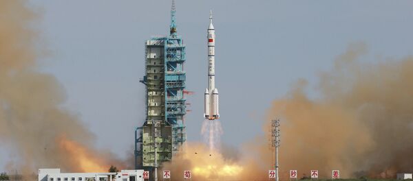Zapusk kitaйskogo pilotiruemogo kosmičeskogo korablя Shenzhou X - Sputnik Srbija