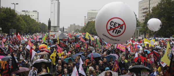Protest protiv Transatlantskog trgovinskog sporazuma u Berlinu - Sputnik Srbija