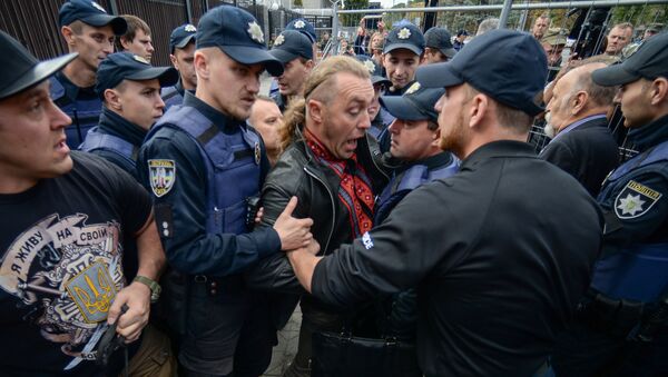 Протести у Украјини испред дипломатских представништава Русије - Sputnik Србија
