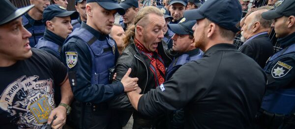 Протести у Украјини испред дипломатских представништава Русије - Sputnik Србија