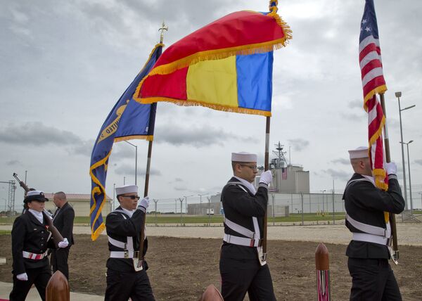 Ceremonija otvaranja baze NATO-a u južnoj Rumuniji 12. maja 2016. godine. Ceremonija otvaranja baze NATO-a u južnoj Rumuniji 12. maja 2016. godine. - Sputnik Srbija
