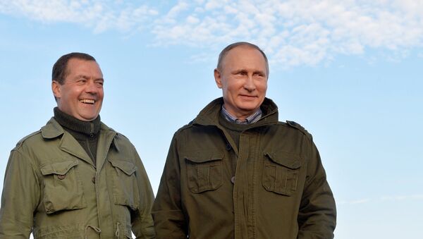 Vladimir Putin i Dmitrij Medvedev - Sputnik Srbija