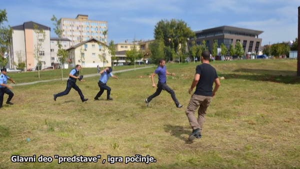 Sukob policije i studenata u Prištini. - Sputnik Srbija