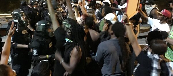 Сукоб полиције и демонстраната у Северној Каролини - Sputnik Србија