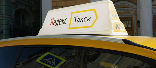 Automobil službe Jandeks-taksi u Moskvi - Sputnik Srbija