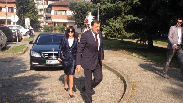 Milorad Dodik dolazi na glasanja na refrendum - Sputnik Srbija