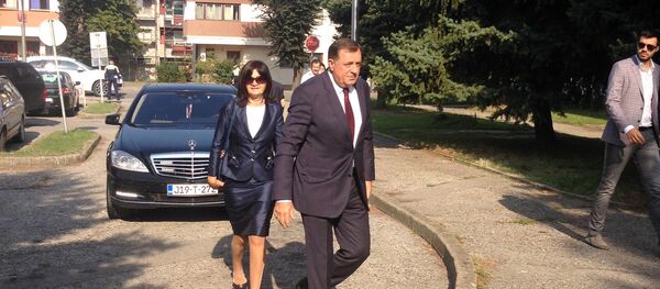 Milorad Dodik dolazi na glasanja na refrendum - Sputnik Srbija