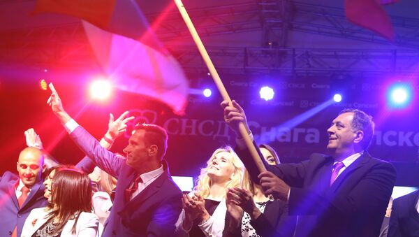 Predsednik Republike Srpske Milorad Dodik na slavlju posle referendima u RS - Sputnik Srbija