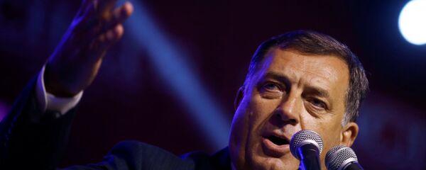 Председник Републике Српске Милорад Додик на слављу после референдима у РС Председник Републике Српске Милорад Додик на слављу после референдима у РС - Sputnik Србија