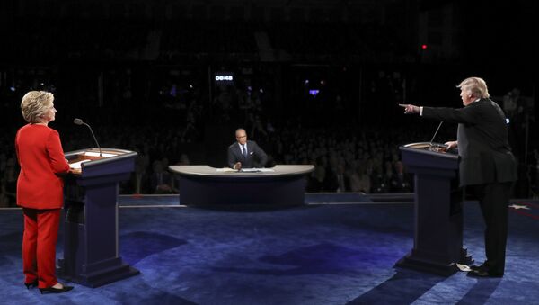 Kandidat Demokratske partije Hilari Klinton i kandidat Republikanske partije Donald Tramp tokom predsedničke debate u Njujorku - Sputnik Srbija