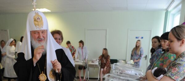 Poseta patrijarha Kirila porodilištu u Moskvi Poseta patrijarha Kirila porodilištu u Moskvi - Sputnik Srbija