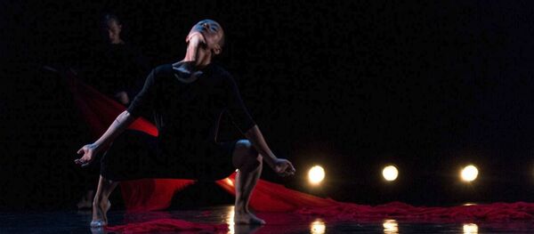 Scena iz predstave „Softmašin“ - Sputnik Srbija