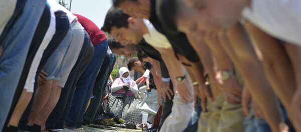 Тирана, молитва Тирана, молитва - Sputnik Србија