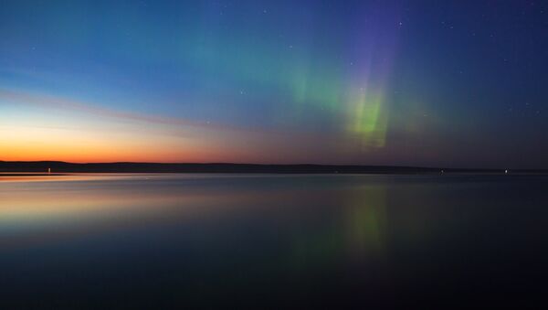 Polarna svetlost nad Bajkalskim jezerom u Petrozavodsku - Sputnik Srbija