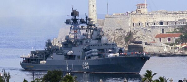 Руски адмиралски брод Чабањенко улази у луку у Хавани на Куби Руски адмиралски брод Чабањенко улази у луку у Хавани на Куби - Sputnik Србија