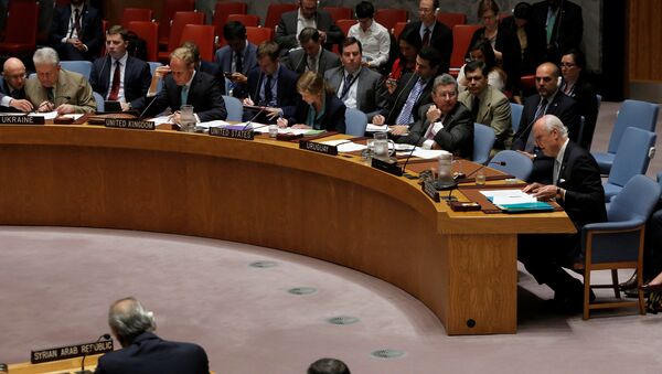 Специјални изасланик УН за Сирију Стафан де Мистура обраћа се Савету безбедности УН који заседа о Сирији - Sputnik Србија