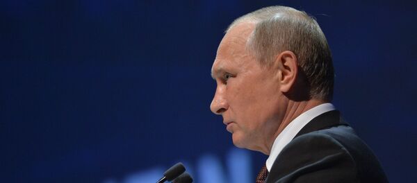 Руски председник Владимир Путин за говорницом у Турској 10.10. 2016. Руски председник Владимир Путин за говорницом у Турској 10.10. 2016. - Sputnik Србија