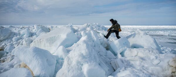 Сваки школарац зна да је свега 10 одсто леденог брега изнад површине воде, док скривени подводни део може бити било које величине и облика. - Sputnik Србија