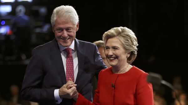 Бил и Хилари Клинтон - Sputnik Србија