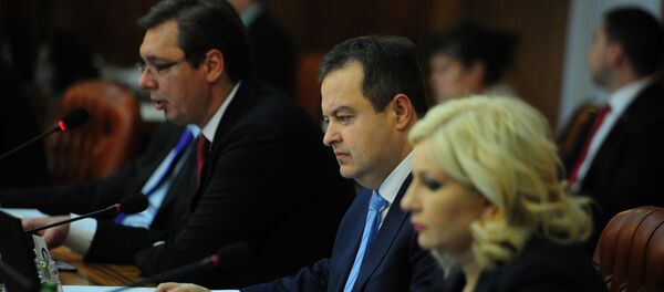 Александар Вучић, Ивица Дачић и Зорана Михајловић на седници Владе Србије. - Sputnik Србија