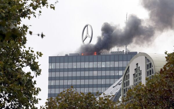 Пожар у Европа центру у Берлину 11.10.2016. године - Sputnik Србија
