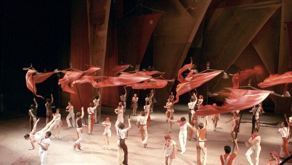 Scena iz baleta Zčlatno doba u Boljšoj teatru - Sputnik Srbija