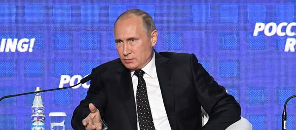 Председник Русије Владимир Путин на форуму „Русија позива“ - Sputnik Србија