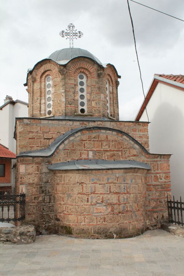 Crkva Svetog Nikole u Prizrenu, koja je bila razrušena u martu 2004, obnovljena je 2011. godine. - Sputnik Srbija