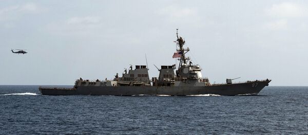 Амерички разарач Мејсон током маневара у Оманском заливу - Sputnik Србија